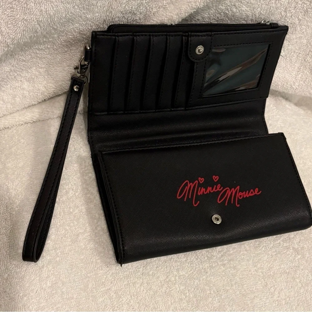 Minnie mouse Disney Park Polka Dot Wristlet with Red Bow
